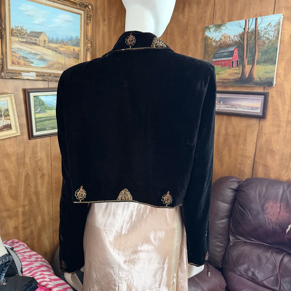 Anne Carson Black Velvet Embroidered Blazer Bolero - Picture 4 of 5